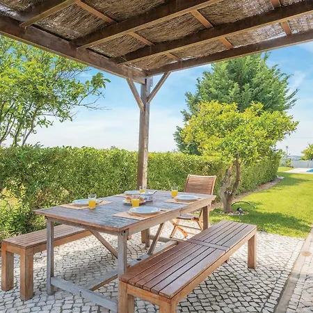 Sleeps 10 Air Con Wifi Villa