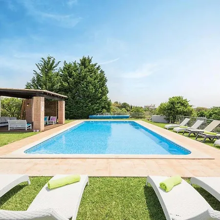 Sleeps 10 Air Con Wifi